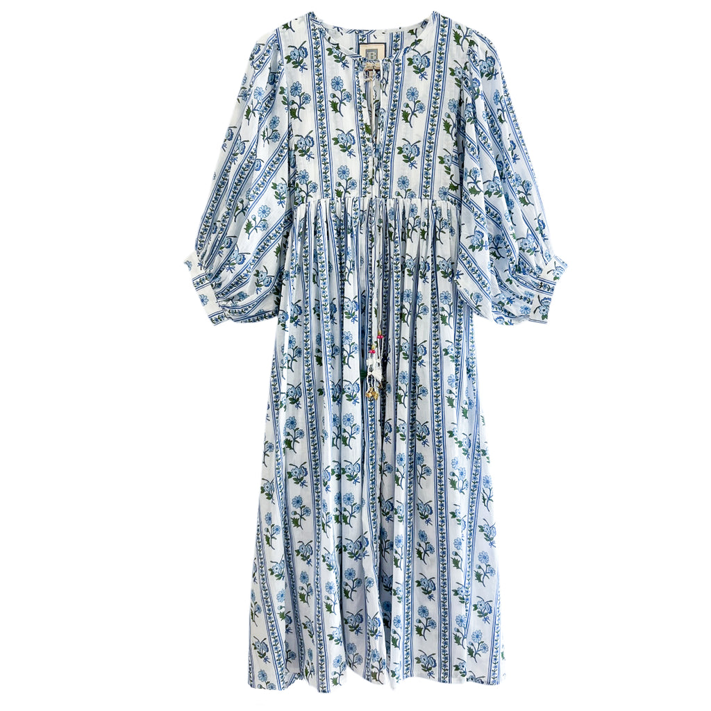 cotton maxi dress long sleeve BELL by Alicia Bell Sub-category: Sleeveless 100% cotton Features Blue Vertical Striped Tie Size:7 5/8